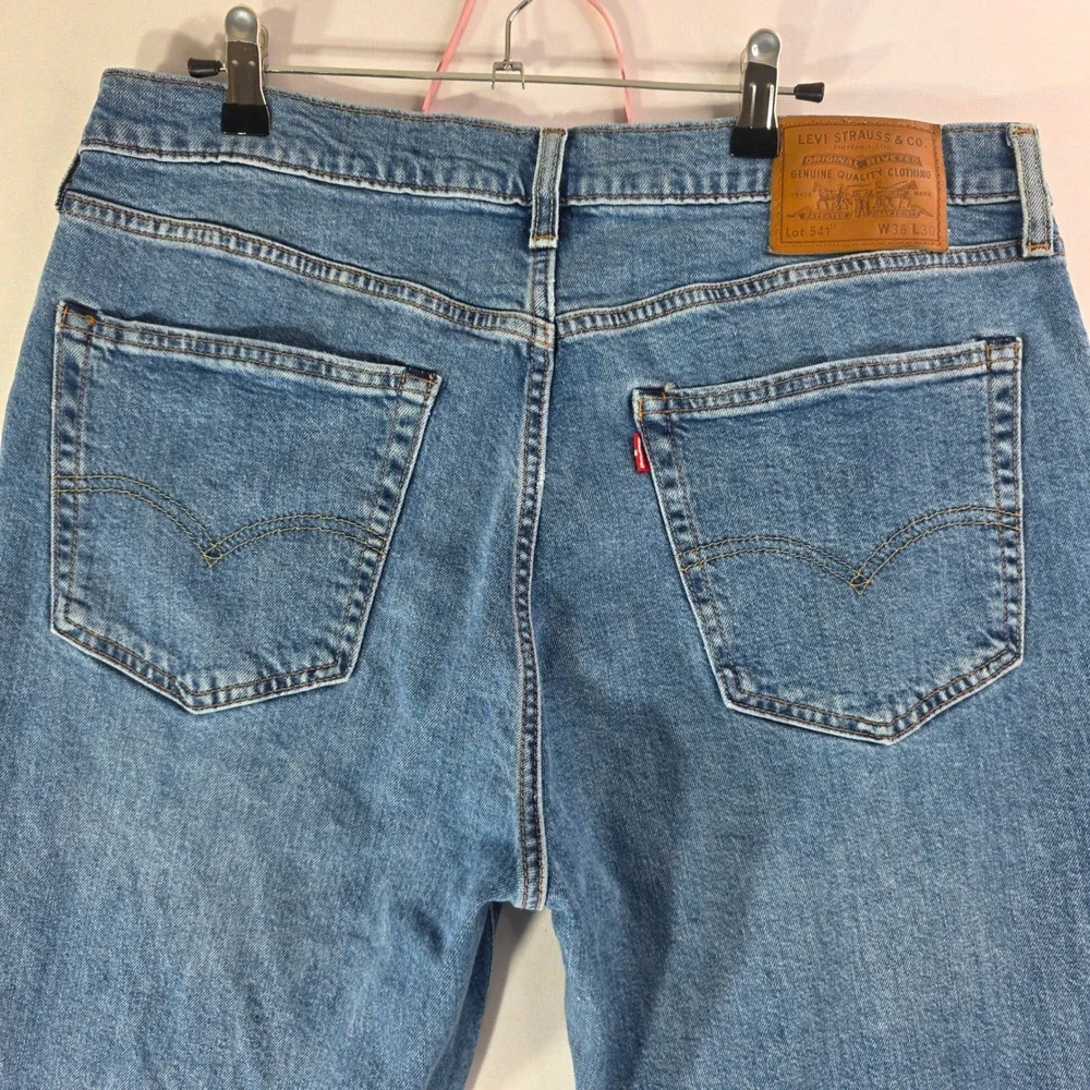 Levis 541 Athletic Taper Jeans Mens 36x28 Medium Wash Blue Denim BIG E